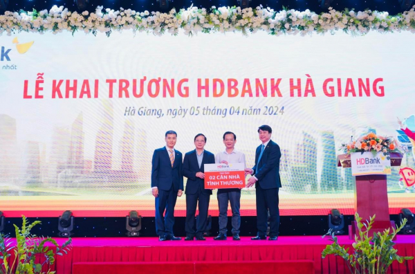 HDBank đặt Chi nhánh đầu tiên tại cửa ngõ phía Bắc của Tổ quốc -0