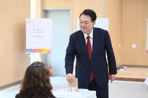 Cử tri Hàn Quốc đi bỏ phiếu sớm trong cuộc bầu cử lập pháp  -0