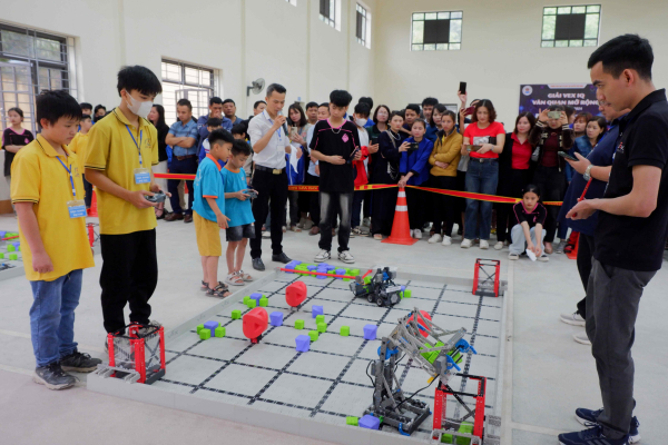 29 đội robot VEX IQ tham gia Ngày hội STEM huyện Văn Quan 2024 -7