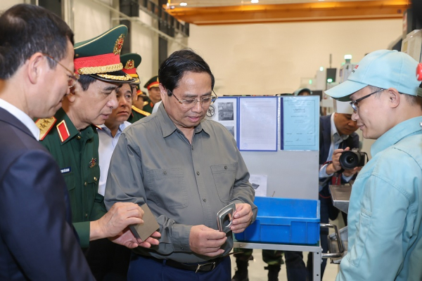 Thủ tướng Phạm Minh Chính làm việc với Viettel về công nghiệp quốc phòng công nghệ cao -0
