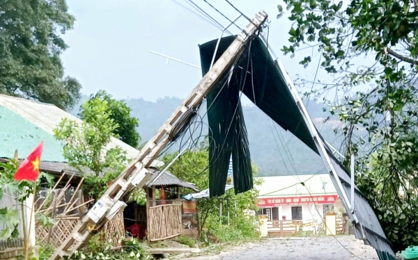 Nghệ An: Huyện biên giới Nghệ An thiệt hại nặng nề sau trận lốc xoáy kèm theo mưa đá -1
