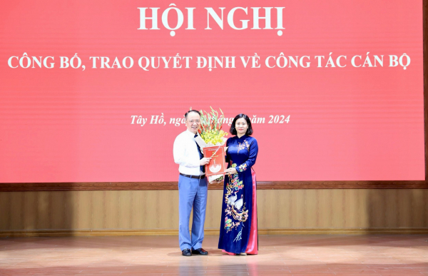 Chuẩn y Nguyễn Lê Hoàng giữ chức vụ Phó Bí thư Quận ủy Tây Hồ -0