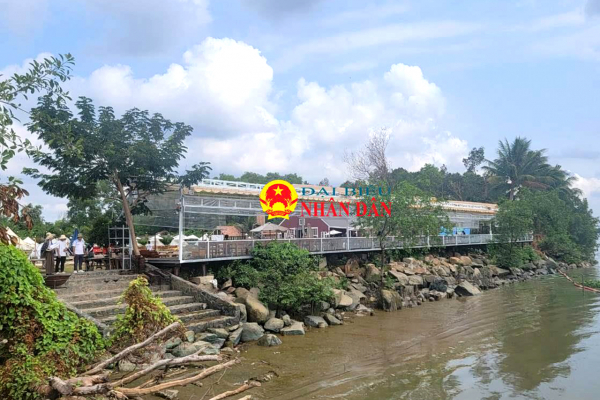 Hàng loạt công trình vi phạm trật tự xây dựng, lấn chiếm sông, rạch tại phường Long Phước, TP. Thủ Đức
