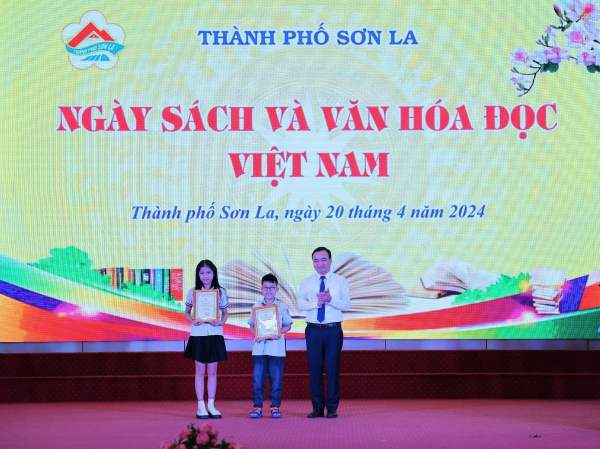 Ngày Sách và Văn hóa đọc Việt Nam tại “Thành phố học tập toàn cầu” Sơn La -0
