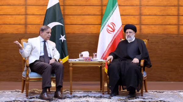 Tổng thống Iran thăm Pakistan trong một bước đi hàn gắn quan hệ -0