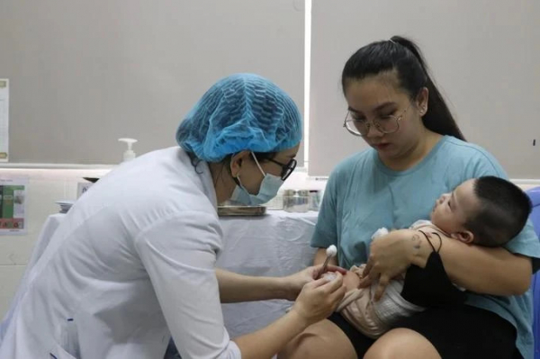 TP. Hồ Chí Minh: Sẵn sàng tiêm vaccine 5 trong 1 cho trẻ  -0
