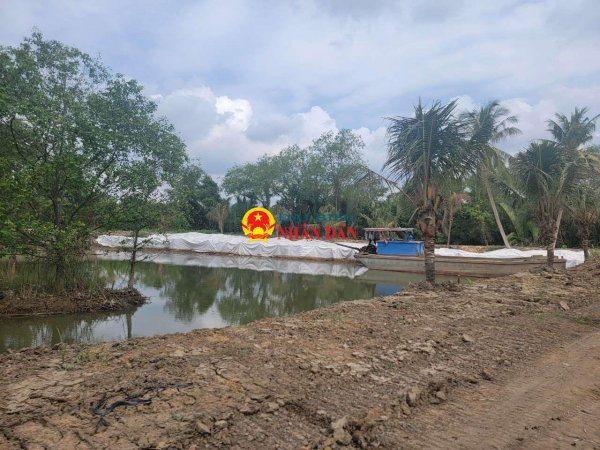 Đề nghị làm rõ nhiều công trình có dấu hiệu lấn chiếm sông, rạch, xây dựng sai phép đang ngang nhiên tồn tại phường Long Phước, TP. Thủ Đức -0