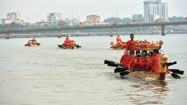 Khai mạc giải Đua thuyền truyền thống vô địch quốc gia năm 2024 tại Quảng Bình -0