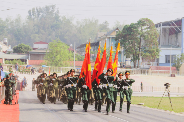 Hợp luyện diễu binh chào mừng Lễ Kỷ niệm 70 năm Chiến thắng Điện Biên Phủ -4
