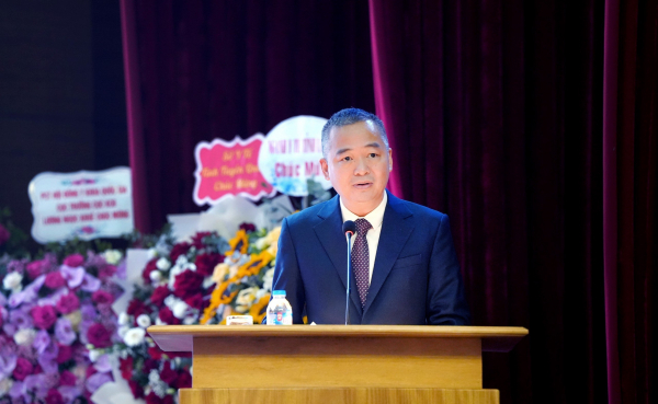 Bổ nhiệm lại Giám đốc Bệnh viện Đại học Y Hà Nội đối với PGS TS Nguyễn Lân Hiếu -0