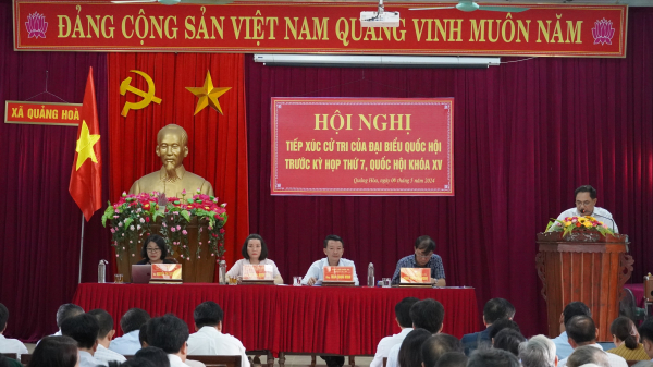 Đoàn ĐBQH tỉnh Quảng Bình tiếp xúc cử tri trước Kỳ họp thứ 7 -0