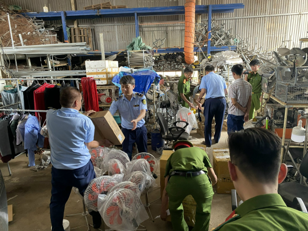 Bắc Ninh: Phạt tiền 40 triệu đồng và tịch thu số lượng lớn linh kiện sản xuất quạt điện nhập lậu  -0