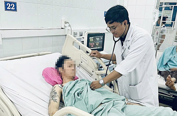 Triển khai kỹ thuật cao cứu chữa bệnh nhân nặng vụ nổ lò hơi ở Đồng Nai -0