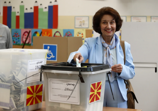 Bắc Macedonia có nữ tổng thống đầu tiên, phe cầm quyền thất bại -0