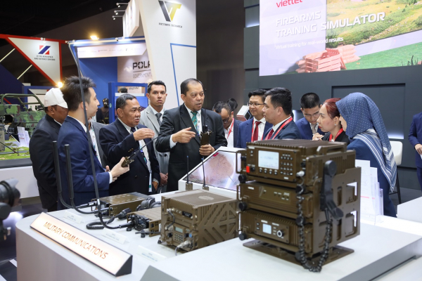Viettel mở rộng kinh doanh sản phẩm quốc phòng – công nghệ cao tại Malaysia
 -0
