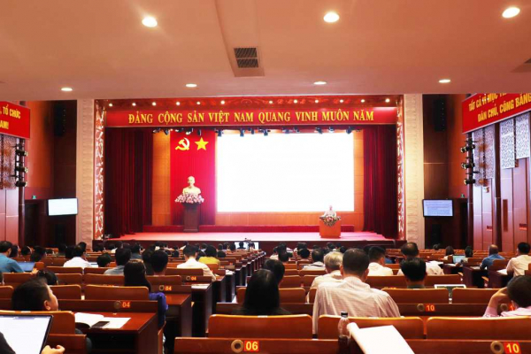 Quảng Ninh: Hơn 11.200 đại biểu tham dự hội nghị tuyên truyền Luật Đất đai và Luật Tổ chức tín dụng năm 2024 -0