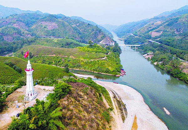 Lễ hội nơi con sông Hồng chảy vào đất Việt -0