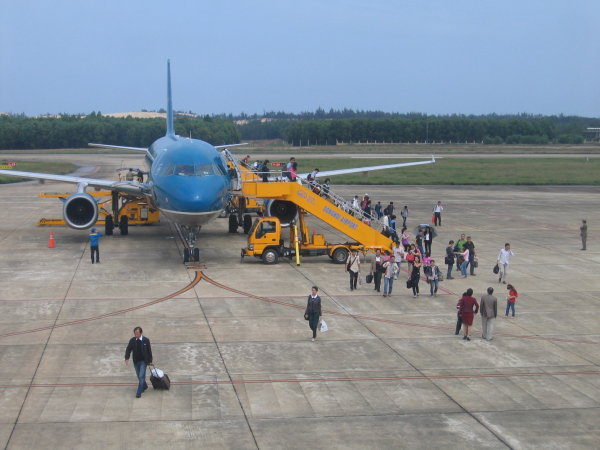 Đường bay Hà Nội - Đồng Hới tăng thêm chuyến, phục vụ du khách mùa cao điểm  -0