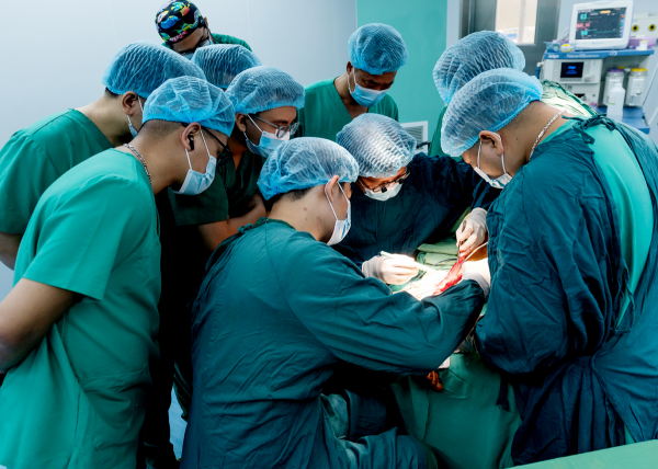 26 bệnh nhân nghèo Hà Giang được phẫu thuật miễn phí -0