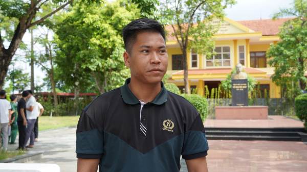 Quảng Bình: Chiến sĩ nghĩa vụ vừa huấn luyện, vừa thâu đêm ôn tốt nghiệp THPT 2024 -0