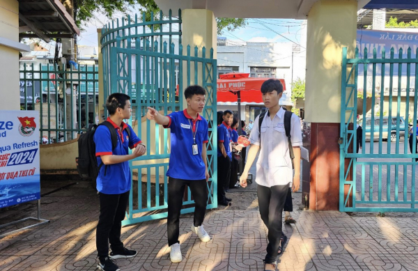 Hơn 21.000 thí sinh Đắk Lắk bước vào ngày thi đầu tiên kỳ thi tốt nghiệp THPT năm 2024 -1