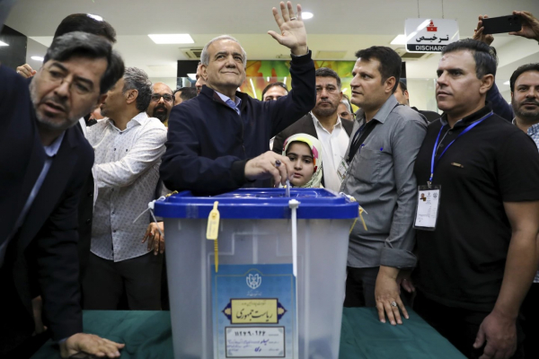 Bầu ngờ bầu cử Tổng thống Iran: Hai ứng cử viên lọt vào vòng hai -0