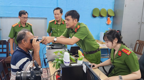 Kiên Giang: Ngày đầu cấp căn cước và giấy chứng nhận căn cước cho công dân