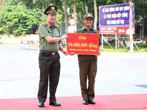 Cần Thơ- Hậu Giang ra mắt Lực lượng tham gia bảo vệ a ninh trật tự ở cơ sở. -0