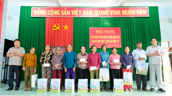 Phó Chủ tịch Quốc hội, Thượng tướng Trần Quang Phương tiếp xúc cử tri xã Hành Thiện, huyện Nghĩa Hành, Quảng Ngãi -0