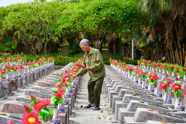 Canh giấc bình yên cho đồng đội -0