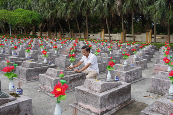 Canh giấc bình yên cho đồng đội -0