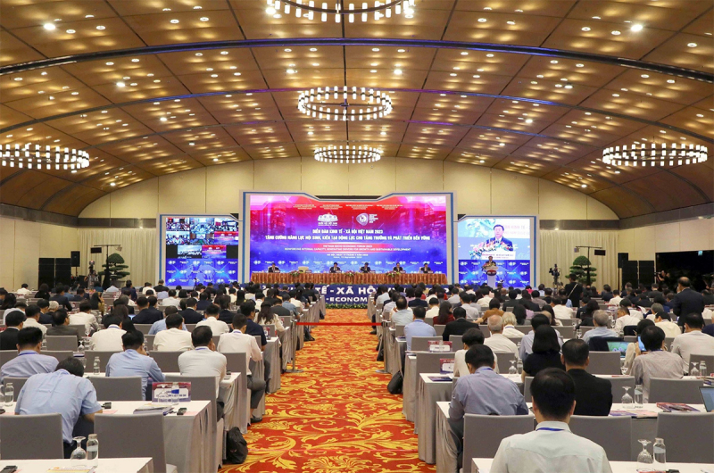 NA Chairman attended and delivered the opening speech of the Vietnam Socio-Economic Forum 2023