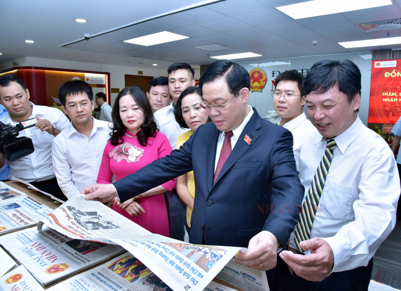 Một số hình ảnh Chủ tịch Quốc hội Vương Đình Huệ đến thăm báo Đại biểu Nhân dân và dự Lễ kỷ niệm 97 năm Ngày Báo chí Cách mạng Việt Nam (21.6.1925-21.6.2022)