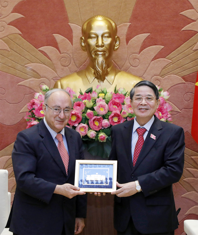 Phó Chủ tịch Quốc hội Nguyễn Đức Hải tiếp Chủ tịch Tổ chức hỗ trợ đại học thế giới - CHLB Đức