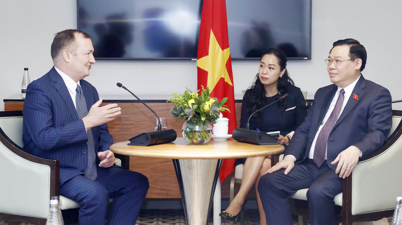 Chủ tịch Quốc hội Vương Đình Huệ tiếp Nhóm doanh nghiệp Anh đang đầu tư tại Việt Nam -0