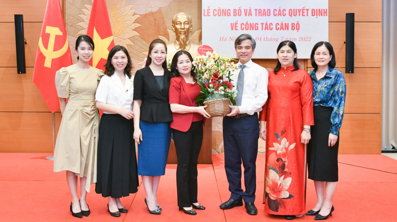 Phó Chủ tịch Thường trực Quốc hội Trần Thanh Mẫn dự Lễ công bố và trao các quyết định về công tác các bộ -0