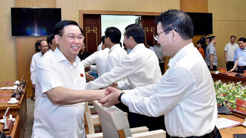 Chủ tịch Quốc hội Vương Đình Huệ làm việc với Ban Thường vụ Tỉnh ủy Phú Thọ -0
