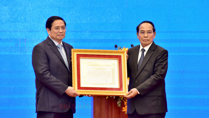 Đảng, Nhà nước Lào trao tặng Huân chương Lãnh đạo cấp cao Đảng, Nhà nước Việt Nam