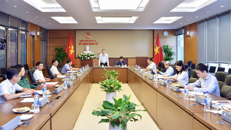 Phó Chủ tịch Quốc hội Nguyễn Đức Hải làm việc với Thường trực Ủy ban Kinh tế -0