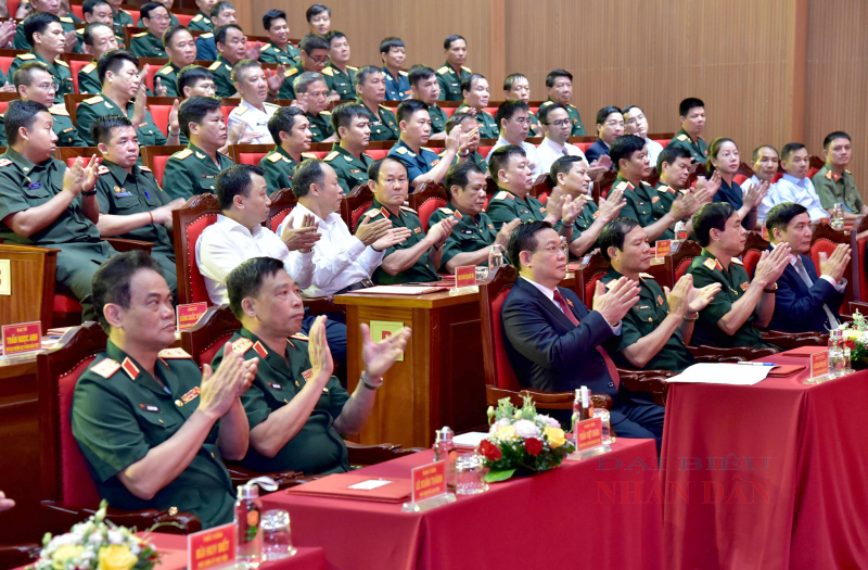 Chủ tịch Quốc hội Vương Đình Huệ dự Lễ khai giảng năm học của Học viện Quốc phòng -0