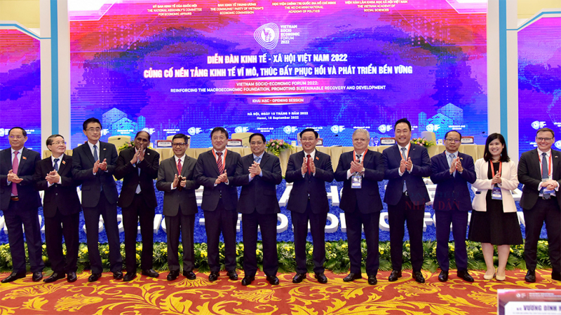 Một số hình ảnh khai mạc diễn đàn Kinh tế - Xã hội Việt Nam 2022