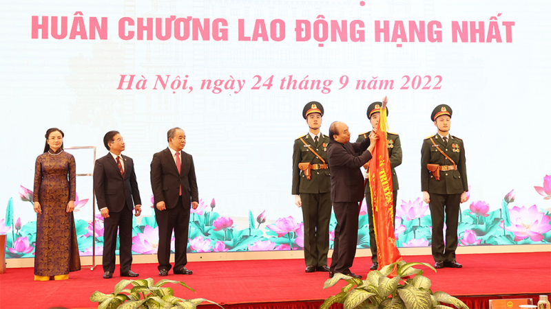 Tổng Bí thư Nguyễn Phú Trọng, Chủ tịch Nước Nguyễn Xuân Phúc dự Lễ kỷ niệm 30 năm tái lập Văn phòng Chủ tịch Nước -3