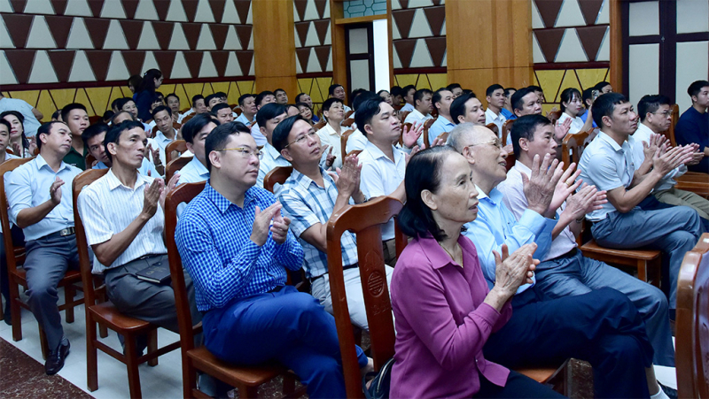 Chủ tịch Quốc hội Vương Đình Huệ tiếp xúc cử tri huyện Thuỷ Nguyên, TP. Hải Phòng -4