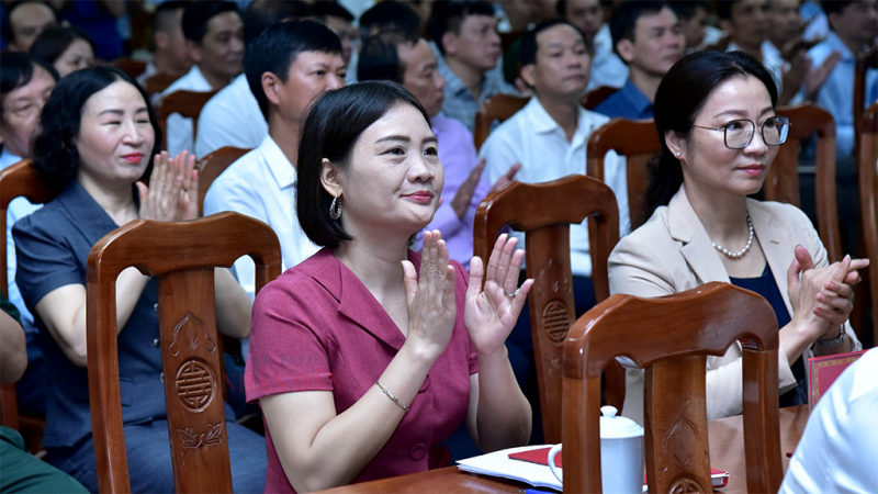 Chủ tịch Quốc hội Vương Đình Huệ tiếp xúc cử tri huyện Thuỷ Nguyên, TP. Hải Phòng -5
