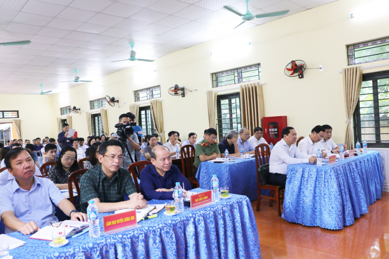 Đoàn ĐBQH tỉn tiếp xúc cử tri huyện Lương Sơn trước Kỳ họp thứ 4 -0