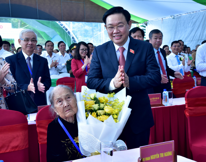 Chủ tịch Quốc hội Vương Đình Huệ mong thị xã Chơn Thành “có khát vọng lớn, tầm nhìn xa”