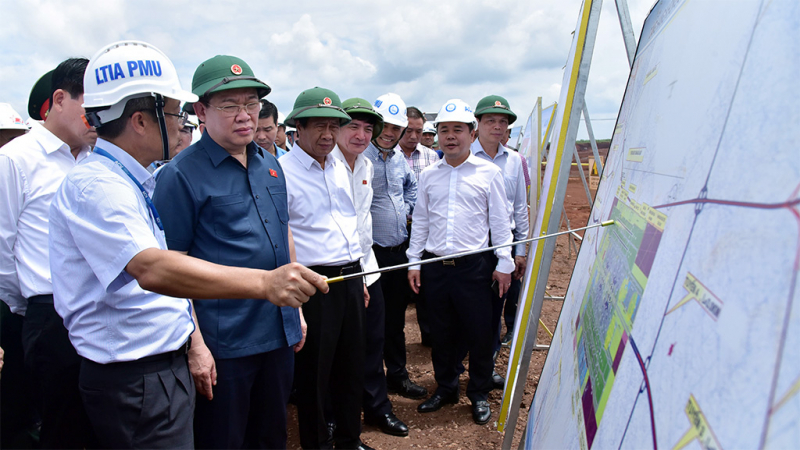Chủ tịch Quốc hội Vương Đình Huệ: Tập trung hoàn thành Dự án sân bay Long Thành bằng tâm huyết, trách nhiệm đối với sự phát triển của đất nước