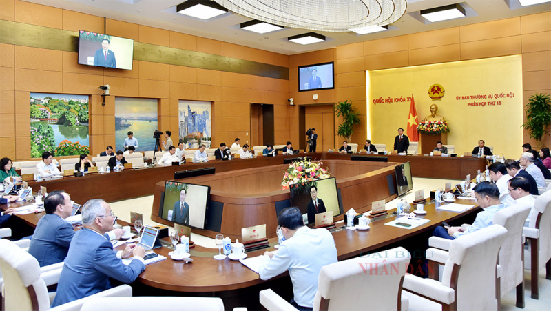 Khai mạc Phiên họp thứ Mười sáu của Ủy ban Thường vụ Quốc hội -2