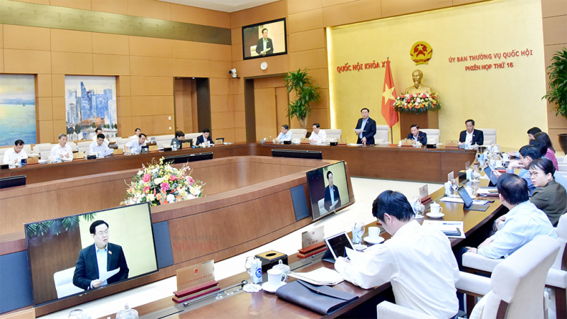 Bế mạc Phiên họp thứ Mười sáu của Ủy ban Thường vụ Quốc hội -0