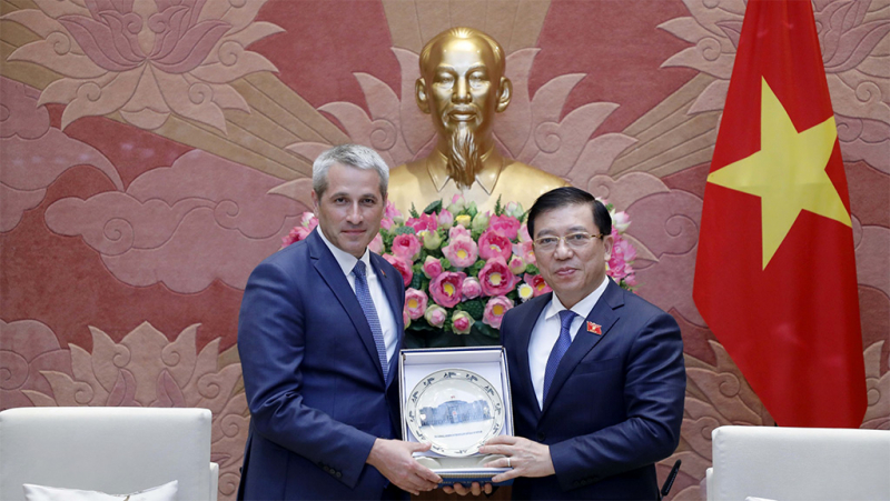 Phó Trưởng Ban Công tác đại biểu Nguyễn Tuấn Anh tiếp Đại sứ Belarus tại Việt Nam -1